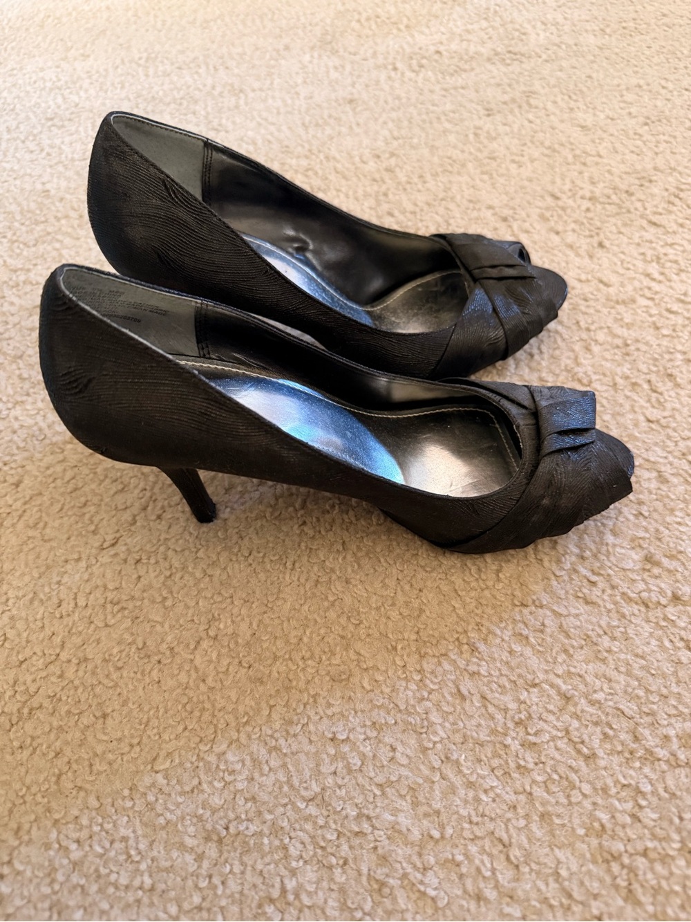 Apt. 9 Black Peep-Toe Kitten Heels with Knot Detail